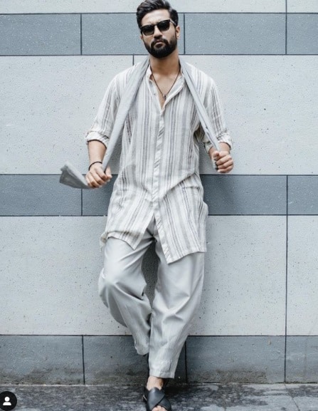 কিন্তু দ্বিতীয় বর্ষে পড়ার সময় একদিন একটি কারখানায় তাঁদের নিয়ে গিয়ে দেখানো হচ্ছিল, কীভাবে সংস্থাগুলি কাজ করে এবং কীভাবে কর্মীরা কাজ করেন।