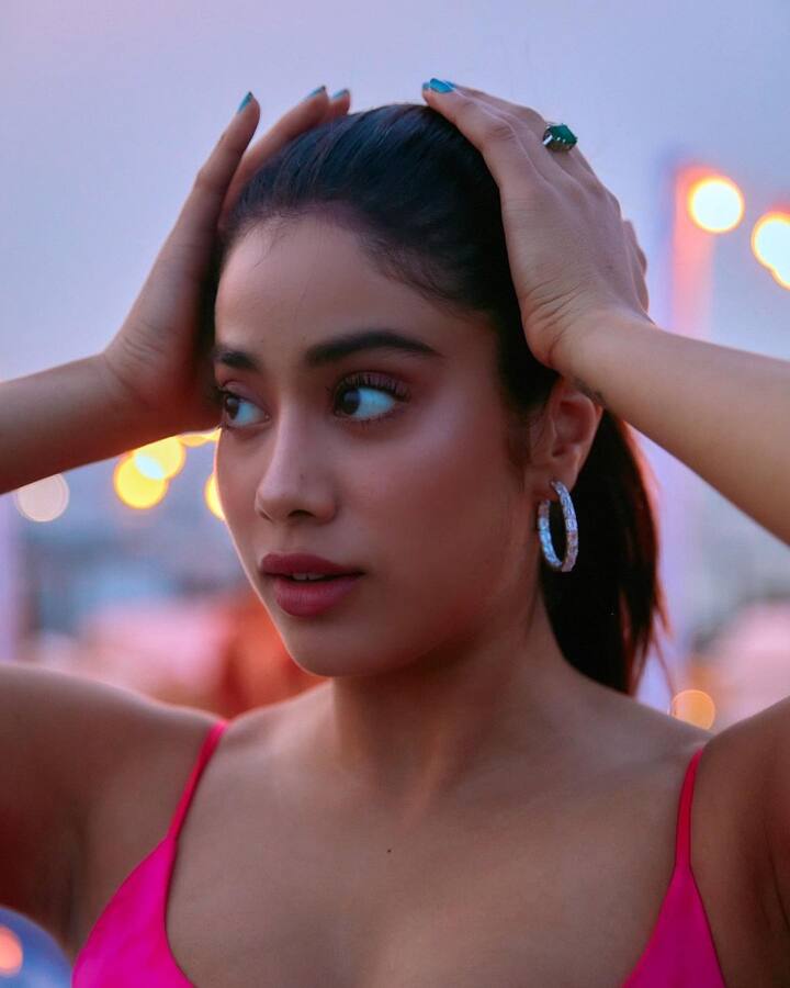 జాన్వీ అందాల హొరు (Image credit: Instagram)