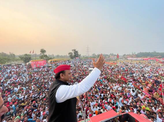 Akhilesh Yadav Interview: अखिलेश पहुंचे CM Yogi के गढ़ Gorakhpur, उमड़े समर्थक | UP Election