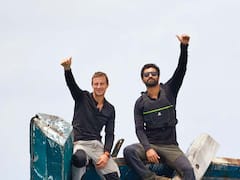 विकी कौशल  ‘INTO THE WILD’ शोमध्ये; बेअर ग्रील्ससोबतच्या फोटोंने वेधले लक्ष