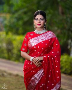 In Pics : धनश्रीची मनमोहक अंदाज; फोटो पाहून चाहते घायाळ