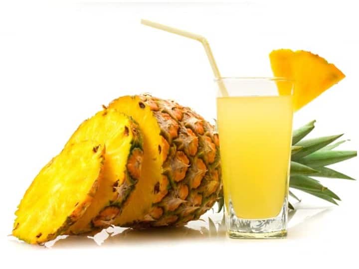 अनानास अनानास आपकी इम्यूनिटी बढ़ाने के साथ साथ आपकी हड्डियों को भी मजबूत बनाता है. अनानास में कई जरूरी खनिज और विटामिन पाए जाते हैं. अनानास में मैंगनीज भी पाया जाता है जो फलों में काफी कम होता है. अगर आप एक कप अनानास खाते हैं तो इससे आपको करीब 79 मिलीग्राम विटामिन सी मिलती है. पाइनेप्पल खाने से वजन भी कम होता है.
