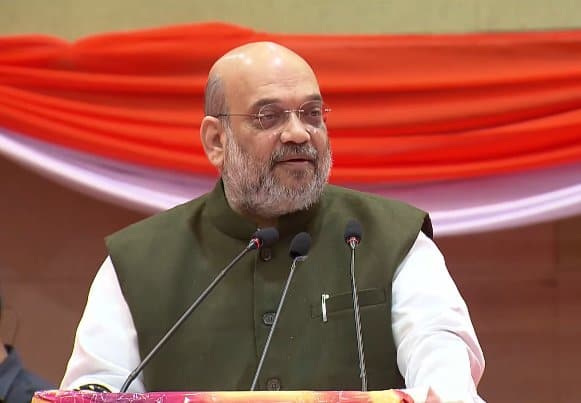 Amit Shah addresses Akhil Bharatiya Rajbhasha Sammelan in Varanasi Akhil Bharatiya Rajbhasha Sammelan: अमित शाह बोले- हिंदी और स्थानीय भाषाओं का कोई विवाद नहीं, स्वभाषा को आगे बढ़ाएं