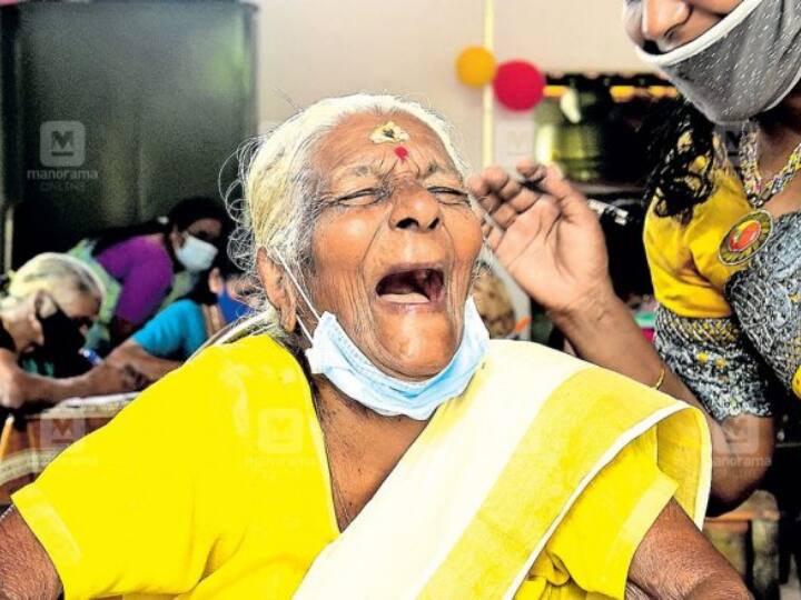 104-year-old Kerala woman secures 89% in literacy exam... Kerala Kuttiyamma :   అమ్మో..బామ్మ ! 104 ఏళ్ల వయసులో 89 మార్కులతో నాలుగో క్లాస్ పాస్ !