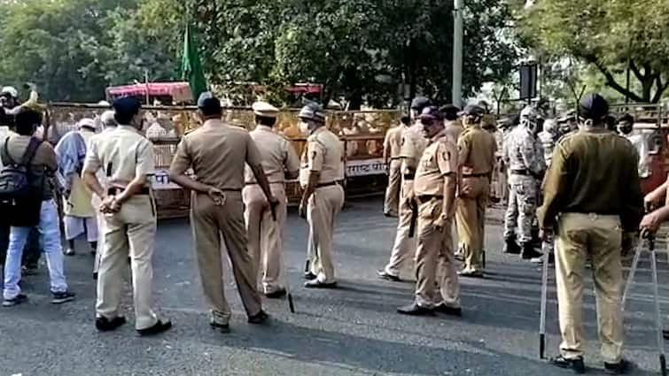 Maharashtra Anravati imposes curfew tripura violance Curfew in Amravati : धुमसत्या अमरावतीत संचारबंदी लागू, INI CET चं काय होणार?