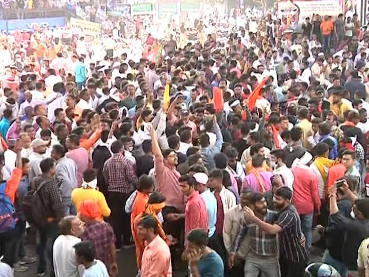 Amravati violence Update : अमरावतीत बंदला हिंसक वळण, दगडफेकीनंतर पोलिसांकडून जमावावर लाठीचार्ज Amravati Maharashtra violence Update Live updates tripura violence Impact in maharashtra Amravati violence Update : अमरावतीत बंदला हिंसक वळण, दगडफेकीनंतर पोलिसांकडून जमावावर लाठीचार्ज