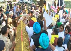 ਆਮ ਆਦਮੀ ਪਾਰਟੀ ਵੱਲੋਂ CM ਦੀ ਰਿਹਾਇਸ਼ ਨੇੜੇ ਪ੍ਰਦਰਸ਼ਨ, ਵਿਧਾਇਕ ਤੇ ਵਰਕਰ ਪੁਲਿਸ ਹਿਰਾਸਤ 'ਚ