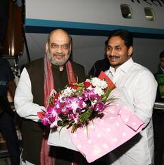 Photos: తిరుపతికి కేంద్ర హోంమంత్రి అమిత్ షా.. స్వాగతం పలికిన సీఎం జగన్