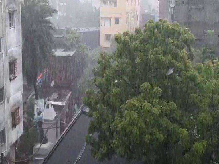 வானிலை: 7 மாவட்டங்களில் இடியுடன் கூடிய கனமழை; சென்னைக்கு கொடுக்கப்பட்ட புது அலர்ட் அப்டேட் இதோ.. Weather: Thundershowers in 7 districts; Starting at 10am today! Tamilnadu weather update chennai Rain alert வானிலை: 7 மாவட்டங்களில் இடியுடன் கூடிய கனமழை; சென்னைக்கு கொடுக்கப்பட்ட புது அலர்ட் அப்டேட் இதோ..