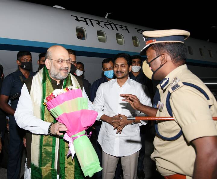 సదరన్ జోనల్ సమావేశంలో రాష్ట్రాల మధ్య సహకారం, వివాదాలు, సరిహద్దు సమస్యలు, అంతర్గత భద్రత, మౌలిక సదుపాయాలు, పరిశ్రమలు, పర్యాటక అభివృద్ధి, పెండింగ్ అంశాలు, ఆర్థికాభివృద్ధి, ఎగుమతులు, కేంద్ర రాష్ట్రాల మధ్య సహకారం వంటి అంశాలపై చర్చించనున్నారు.