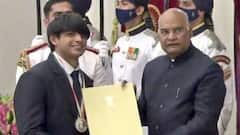 National Sports Awards 2021: দিল্লিতে ধ্যানচাঁদ খেলরত্ন পুরস্কার অনুষ্ঠান , পুরস্কৃত নীরজ চোপড়া-সুনীল ছেত্রী-মিতালি রাজ, রবি দাহিয়া | Bangla News