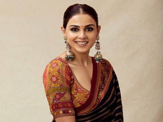 Genelia DSouza pics: புடவையில் போட்டோஷூட்... ‘சச்சின்’ பட நடிகையின் விதவிதமான போஸ்கள்..! Genelia DSouza pics: புடவையில் போட்டோஷூட்... ‘சச்சின்’ பட நடிகையின் விதவிதமான போஸ்கள்..!
