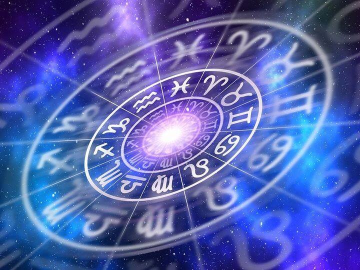 Zodiac Sign: किसी भी व्यक्ति पर भरोसा करना, उस पर अपना सबकुछ सौंपने के समान है. भरोसेमंद साथी, दोस्त, सहकर्मी बड़ी लोगों के बड़ी नेमत से मिलते हैं. हर किसी से व्यक्ति अपने दिल की बात नहीं कर सकता, लेकिन जिस पर आप भरोसा करते हैं उसे अपने दिल के सभी राज बता सकते हैं. ऐसा ही कुछ राशि के लोगों के बारे में आज हम आपको बता रहे हैं. जिन पर आप आंख बंद करके भरोसा कर सकते हैं.