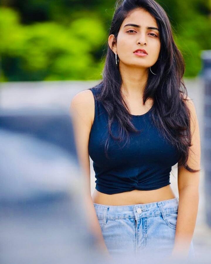 ఈ సినిమాతో అనన్య క్రేజ్ బాగా పెరిగింది. దీంతో ఆమెకి ఇండస్ట్రీలో అవకాశాలు పెరిగాయి.(Courtesy : Instagram)