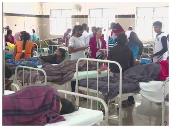 Karnataka News: शादी समारोह में शामिल होने गए 50 से ज्यादा लोग पड़ गए बीमार, अस्पताल में भर्ती Karnataka News: शादी समारोह में शामिल होने गए 50 से ज्यादा लोग पड़ गए बीमार, अस्पताल में भर्ती