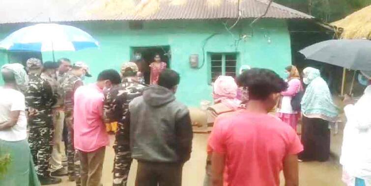 Bankura Indpur Unusual death of couple at home, son and daughter admitted in Hospital in critical condition Bankura News: বাড়িতে অস্বাভাবিক মৃত্যু দম্পতির, আশঙ্কাজনক অবস্থায় হাসপাতালে ছেলে ও মেয়ে