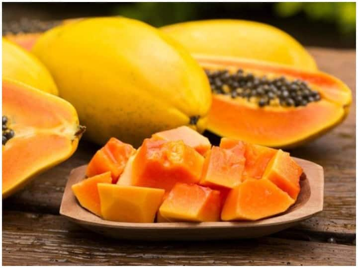 Health Care Tips, Eating papaya can cause these harm to Health And Papaya Side Effects Health Care Tips: पपीता खाने से हो सकते हैं सेहत को ये नुकसान, जानें किन लोगों नहीं करना चाहिए इसका सेवन