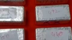 દ્વારકા: પોબારુ પરિવારે સાડા 6 કિલો ચાંદી દ્વારકાધીશના ચરણોમાં અર્પણ કરી, જુઓ ગુજરાતી ન્યુઝ