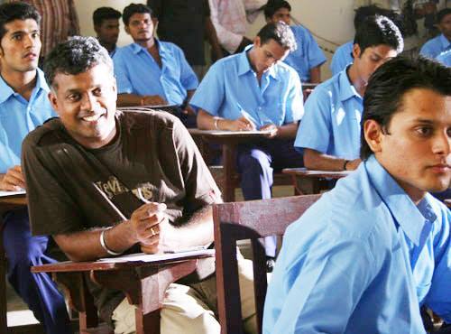 இந்தப் படத்திற்காக கெளதம் மேனனுக்கு தேசிய விருது வழங்கப்பட்டது.