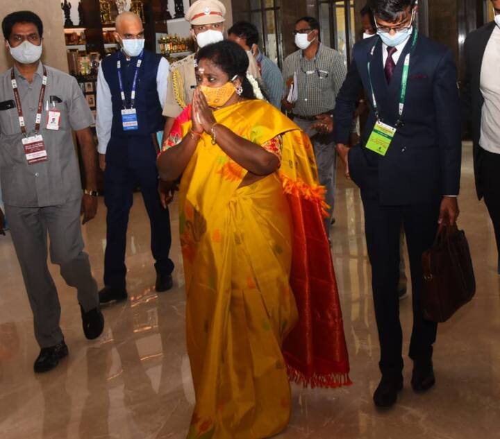 மாநாட்டுக்கு வருகை தரும் புதுச்சேரி துணைநிலை ஆளுநர் தமிழிசை சௌந்தரராஜன்