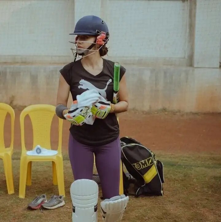 Taapsee on woman Cricketer | கேல் ரத்னா விருதுக்கு தகுதியானவர் நீங்கள்தான் ! பிரபல கிரிக்கெட் வீராங்கனையை புகழ்ந்த நடிகை டாப்ஸி...