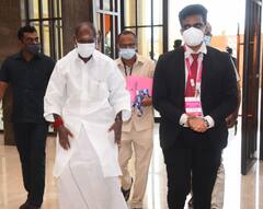 In Pics: திருப்பதியில் தலைவர்கள்.... பரிசளித்த ஜெகன் மோகன் ரெட்டி