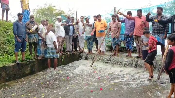 10 ஆண்டுகளுக்கு பிறகு நாகாவதி ஆற்றில் வெள்ளப்பெருக்கு - தர்மபுரி மக்கள் மகிழ்ச்சி Nagavathy River floods after 10 years - Dharmapuri people happy 10 ஆண்டுகளுக்கு பிறகு நாகாவதி ஆற்றில் வெள்ளப்பெருக்கு - தர்மபுரி மக்கள் மகிழ்ச்சி