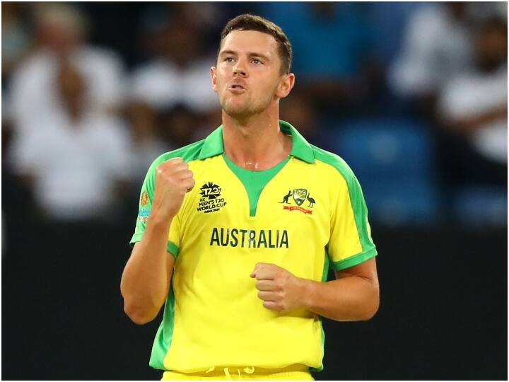 Josh Hazlewood: 2021 टी20 विश्व कप के फाइनल में धमाकेदार प्रदर्शन करने वाले ऑस्ट्रेलिया के तेज़ गेंदबाज़ जोश हेजलवुड ने टूर्नामेंट के सात मैचों में 11 विकेट चटकाए. इस दौरान उनका औसत 15.91 का रहा. (फोटो ट्विटर)