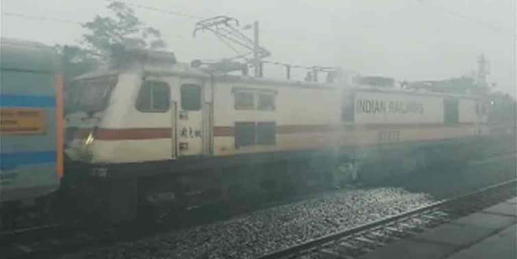 Hooghly Gurap Express Train fire panic spreads Express Train Fire: গুড়াপ স্টেশনে চলন্ত ট্রেনে আগুন, আতঙ্কে কাঁটা যাত্রীরা