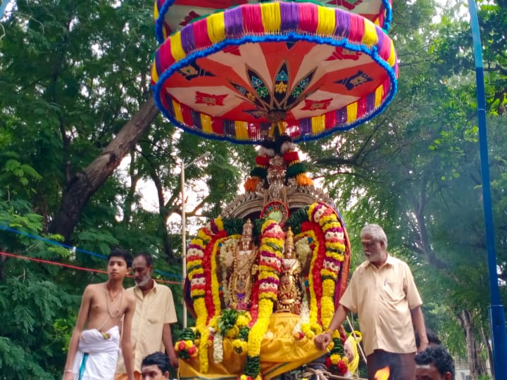 ஐந்தாம் பிரகாரத்தில் வலம் வந்த சந்திரசேகரர்