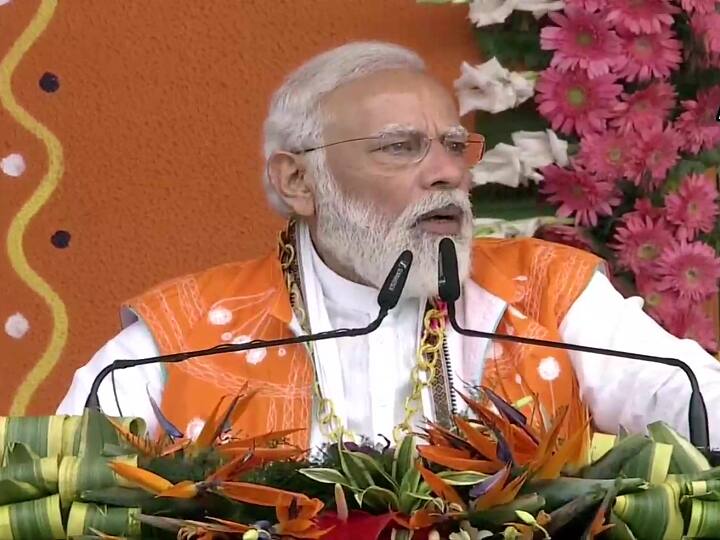 PM Modi  address JanJatiya Gaurav Diwas Mahasammelan in Bhopal walks through exhibitions Birsa Munda Jayanti: पीएम मोदी ने की 'राशन आपके द्वार' योजना की शुरुआत, कहा- पूरे आदिवासियों के लिए आज बड़ा दिन