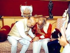 पंतप्रधान मोदी, अमित शाहांसह दिग्गजांकडून बाबासाहेब पुरंदरेंच्या आठवणींना उजाळा, शेअर केले फोटो!