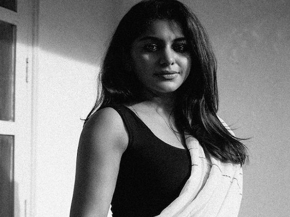 Actress meera nandhan | கருப்பு வெள்ளை பூக்கள் உண்டா.? நடிகை மீரா நந்தனின் லேட்டஸ்ட் க்ளிக்ஸ்! Actress meera nandhan | கருப்பு வெள்ளை பூக்கள் உண்டா.? நடிகை மீரா நந்தனின் லேட்டஸ்ட் க்ளிக்ஸ்!