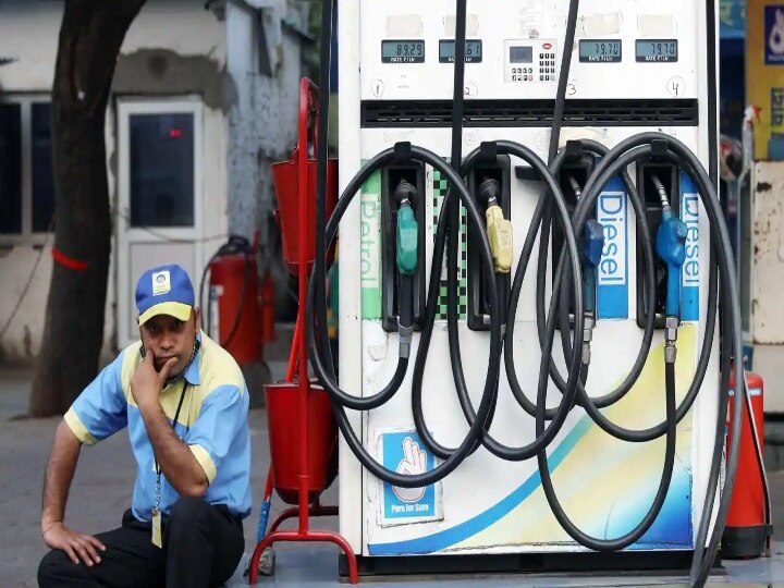 Petrol, Diesel Price : அதே விலையில் ஆடாமல் அசையாமல் பெட்ரோல், டீசல் விலை!