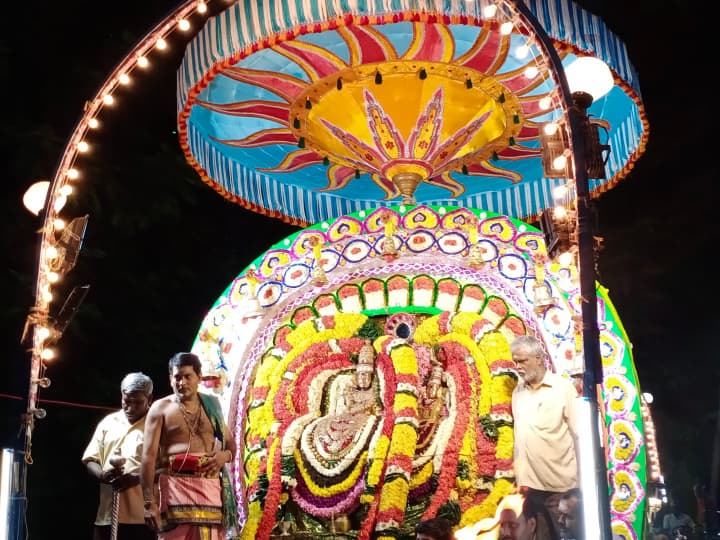 ஐந்தாம் பிரகாரத்தில் சமேத உண்ணாமுலை அம்மன் உடன் அண்ணாமலையார் எழுந்தருளி பக்தர்களுக்கு காட்சி