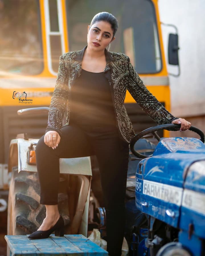 పూర్ణ క్యూట్ పిక్స్ (Image credit: Instagram)