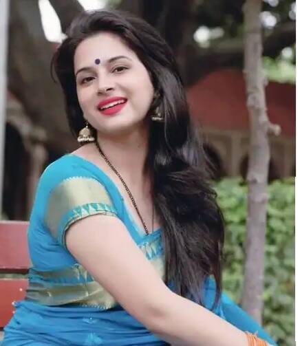 রচনা যদুবংশীর জন্ম উত্তরপ্রদেশের গাজিপুর জেলার শেরপুর গ্রামে। তাঁর বাবা উত্তরপ্রদেশ পুলিশের দারোগার পদে কর্মরত। (ছবি সৌজন্যে ইনস্টাগ্রাম)