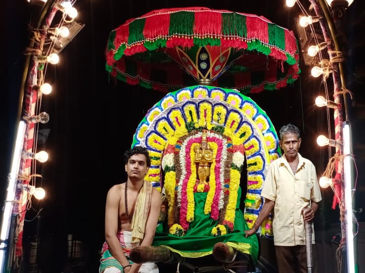 ஐந்தாம் பிரகாரத்தில் பவனிவரும் சண்டிகேஸ்வரர்