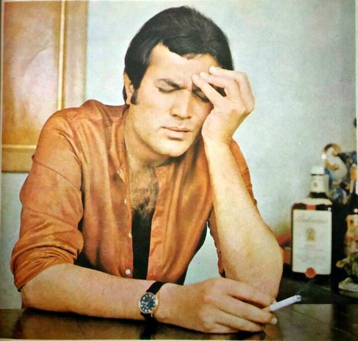 डिंपल कपाड़िया चाहती थीं कि राजेश खन्ना उनसे अपनी तकलीफ पर बात करें लेकिन ऐसा हो नहीं पाता था. जब भी डिंपल राजेश खन्ना के पास बात करने पहुंचती थीं तब वह अपनी सिगरेट बुझाते हुए बस एक बात पूछते कि बच्चे कैसे हैं?