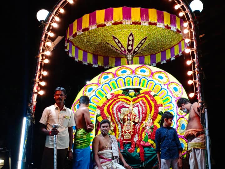 ஐந்தாம் பிரகாரத்தில் பவனிவரும் முருகர் வள்ளி தெய்வானை