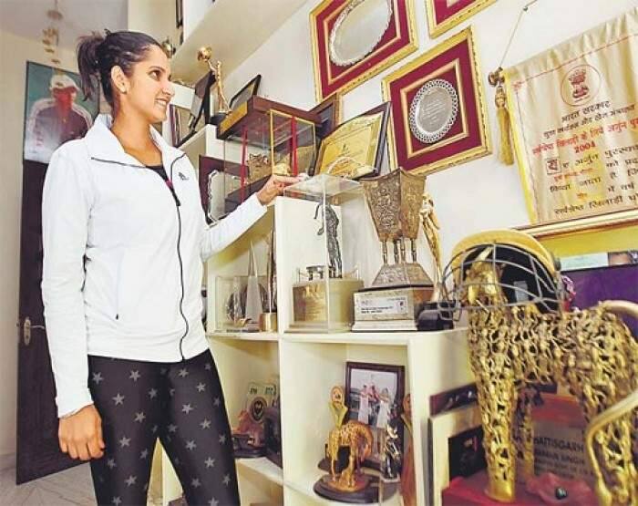 बता दें सानिया मिर्जा अपना खुद का एकेडमी भी चलाती हैं, 'सानिया मिर्जा टेनिस एकेडमी' जहां वर्ल्ड क्लास ट्रेनिंग दी जाती हैं.