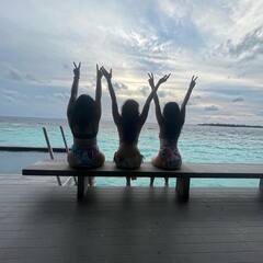 In Pics : सारा अली खानने शेअर केले मालदीवमधील फोटो, ब्लु प्रिंटेड बिकिनी घालून समुद्रात लावतीये आग