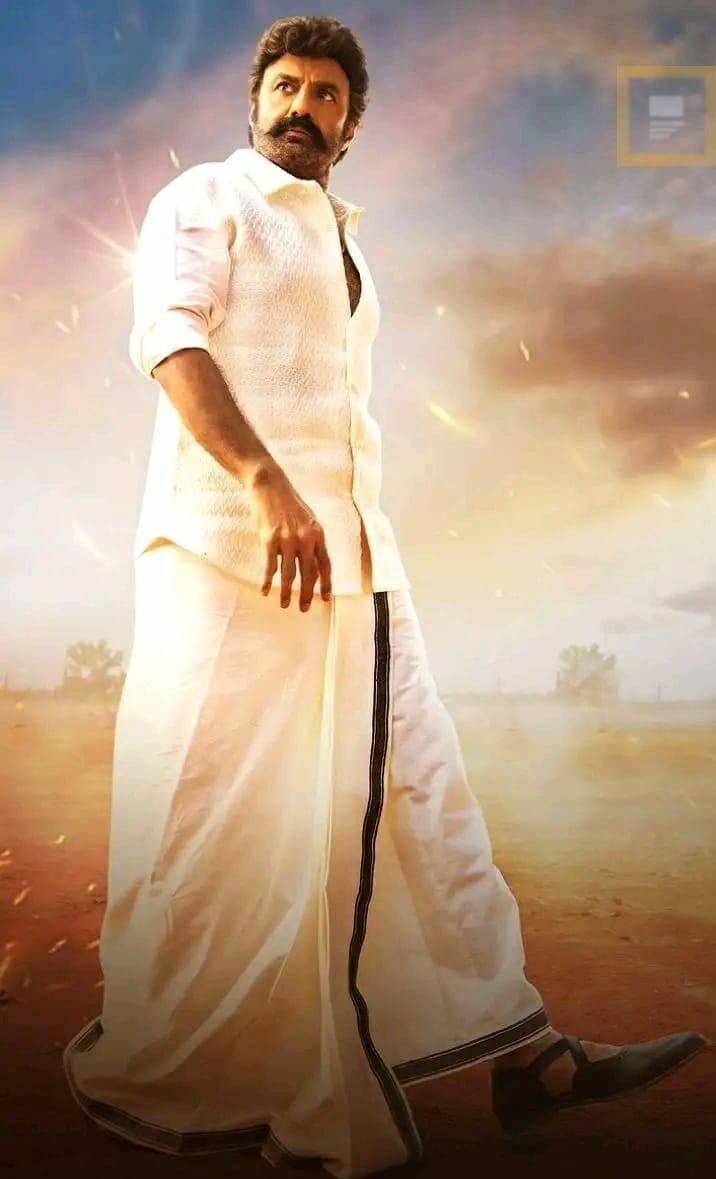 ఈ సినిమా ప్రమోషన్స్ లో భాగంగా ఇప్పటికే ట్రైలర్ ను విడుదల చేశారు. ఈ మాసివ్ ట్రైలర్ కు ఫ్యాన్స్ ఫిదా అయిపోయారు. (Photo Courtesy: Social Media)