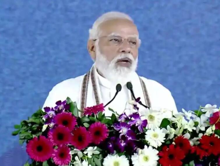 PM Modi  inaugurate redeveloped ‘first world-class’ Rani Kamlapati Railway Station in Bhopal PM Modi Speech In Bhopal: PM મોદીએ રાણી કમલાપતિ રેલવે સ્ટેશનનું ઉદ્ધાટન કર્યું,  કહ્યું- નામ બદલવાથી સ્ટેશનનું મહત્વ વધ્યું