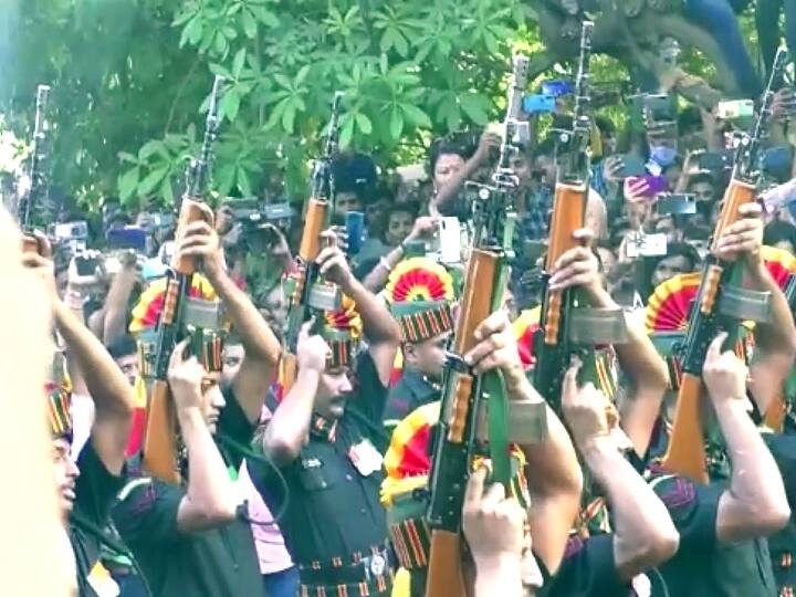Personnel of Assam Rifles paid floral tributes and accorded a Guard of Honour to the departed colonel. (ANI Photo)