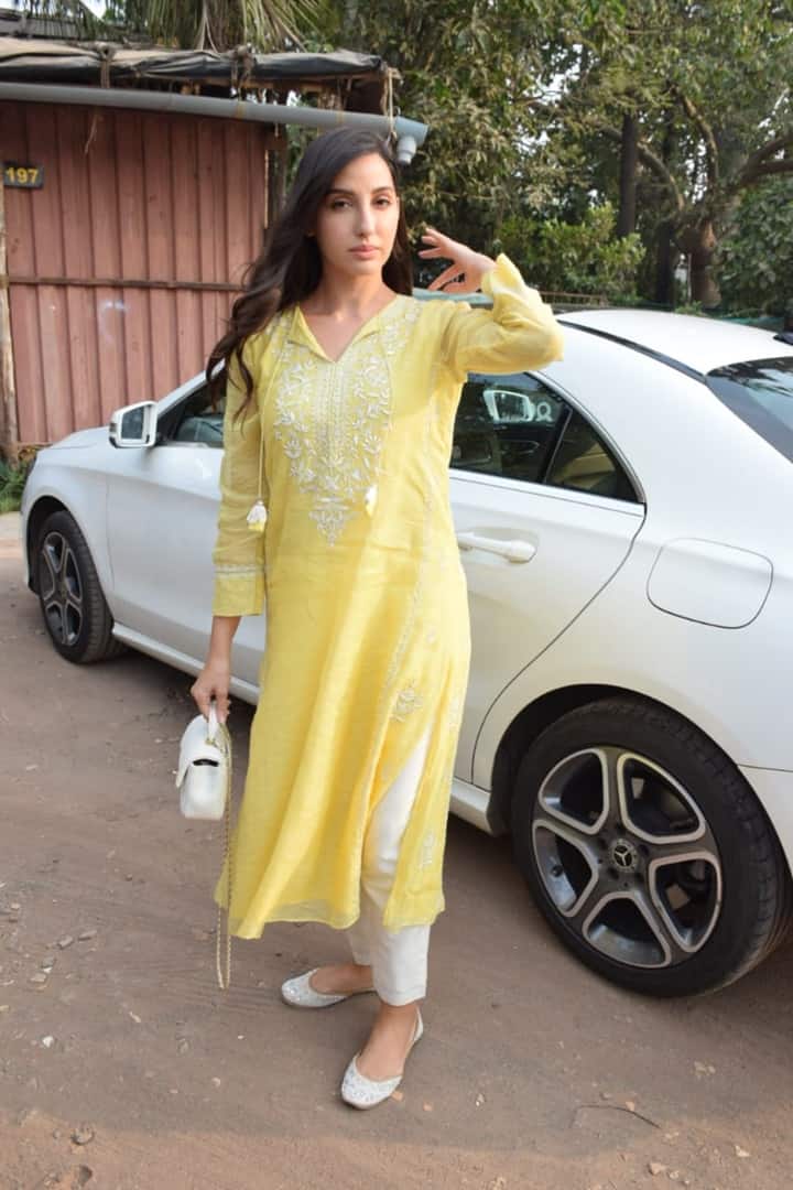 Nora Fatehi Latest Photos: See Satyamev Jayate Actress Gorgeous Photos In Yellow Traditional Outfit | Nora Fatehi Photos: नोरा फतेही का देसी अंदाज, ट्रेडिशनल ड्रेस में बला की खूबसूरत लग रहीं एक्ट्रेस