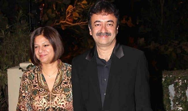 राज कुमार हिरानी (Raj Kumar Hirani):3 इडियट्स के डायरेक्टर राज कुमार हिरानी की पत्नि मंजीत लांबा हिरानी एक अनुभवी एयर इंडिया पायलट है. साथ ही काफी वक्त से इन्फ्लूएन्सर और स्पीकर भी हैं. राज कुमार और मंजीत अपनी मैरिज लाइफ को एन्जॉय कर रहे हैं.