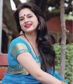 Rachna Singh Yaduvanshi: यूपी चुनाव में Priyanka Gandhi को टक्कर देना चाहती है रचना सिंह यदुवंशी, तस्वीरों में जानिए कौन हैं ये एक्ट्रेस