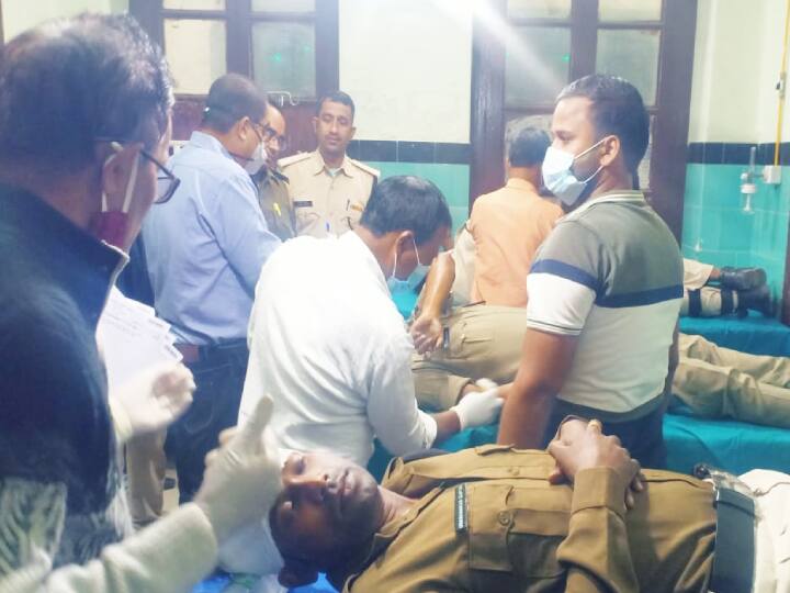 Motihari News: JDU supporters attack on East Champaran DM and SDO, 6 policemen injured ann Motihari News: पूर्वी चंपारण के डीएम और एसडीओ के काफिले पर JDU के समर्थकों ने किया हमला, 6 पुलिसकर्मी घायल