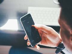 Mobile Use: मोबाईलवर वेळ घालवण्यात भारतीयांचा क्रमांक कितवा?